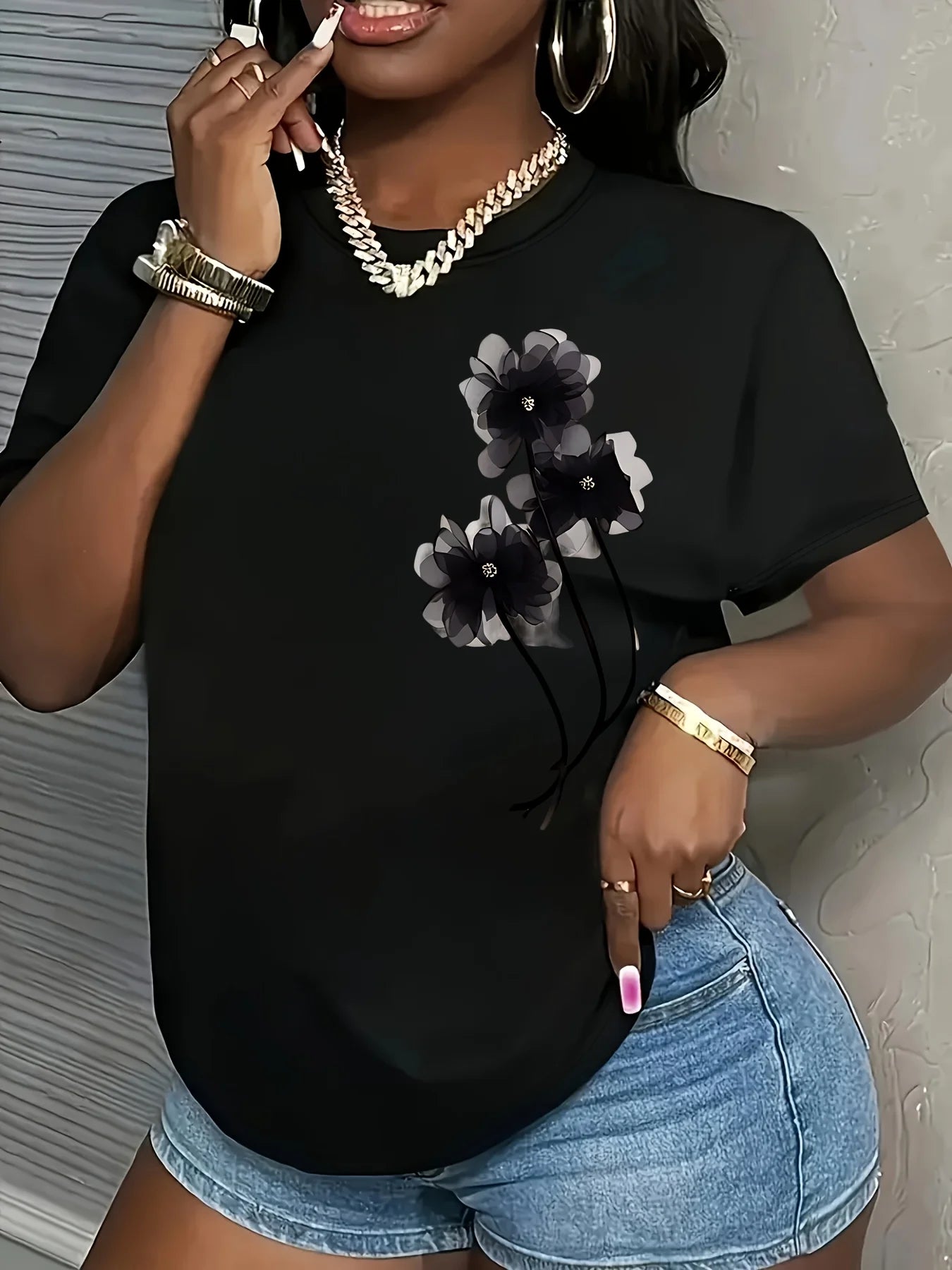 Women's Casual T-Shirt - Black Floral Print Short Sleeve Crew Neck Top Lightweight Breathable Fabric Ladies T Shirts - OneLoveCanada