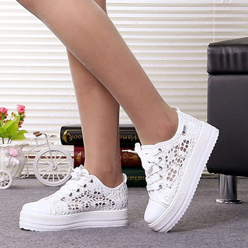 Women's white lace canvas sneakers, fashionable casual summer shoes, breathable thick sole breathable sneakers