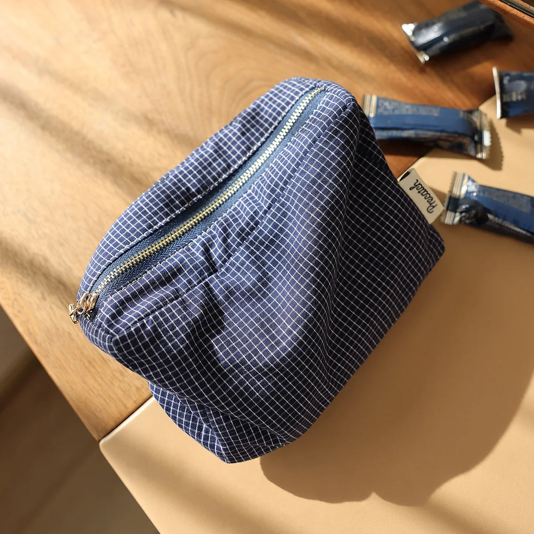 Checkered striped fabric cosmetic bag square three-dimensional zipper storage bag travel portable handbag liner bag makeup bag