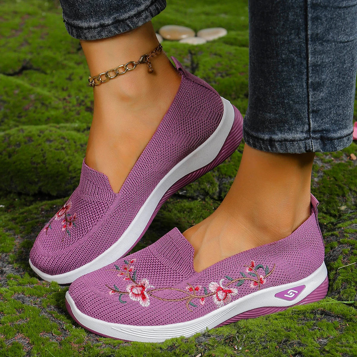 women's shoes casual sneaker women's summer shoes cloth shoes  Embroidery women retro ethnic style embroider Mom's shoes