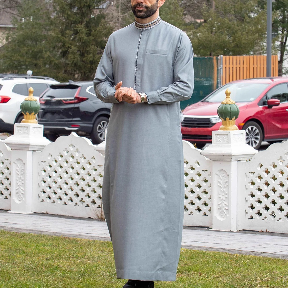Islamic Muslim men's long sleeved standing collar embroidered men's traditional casual robe