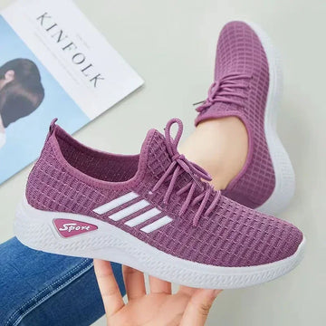 The latest best-selling Korean women's casual sports shoes are breathable, lightweight, and soft soled running shoes