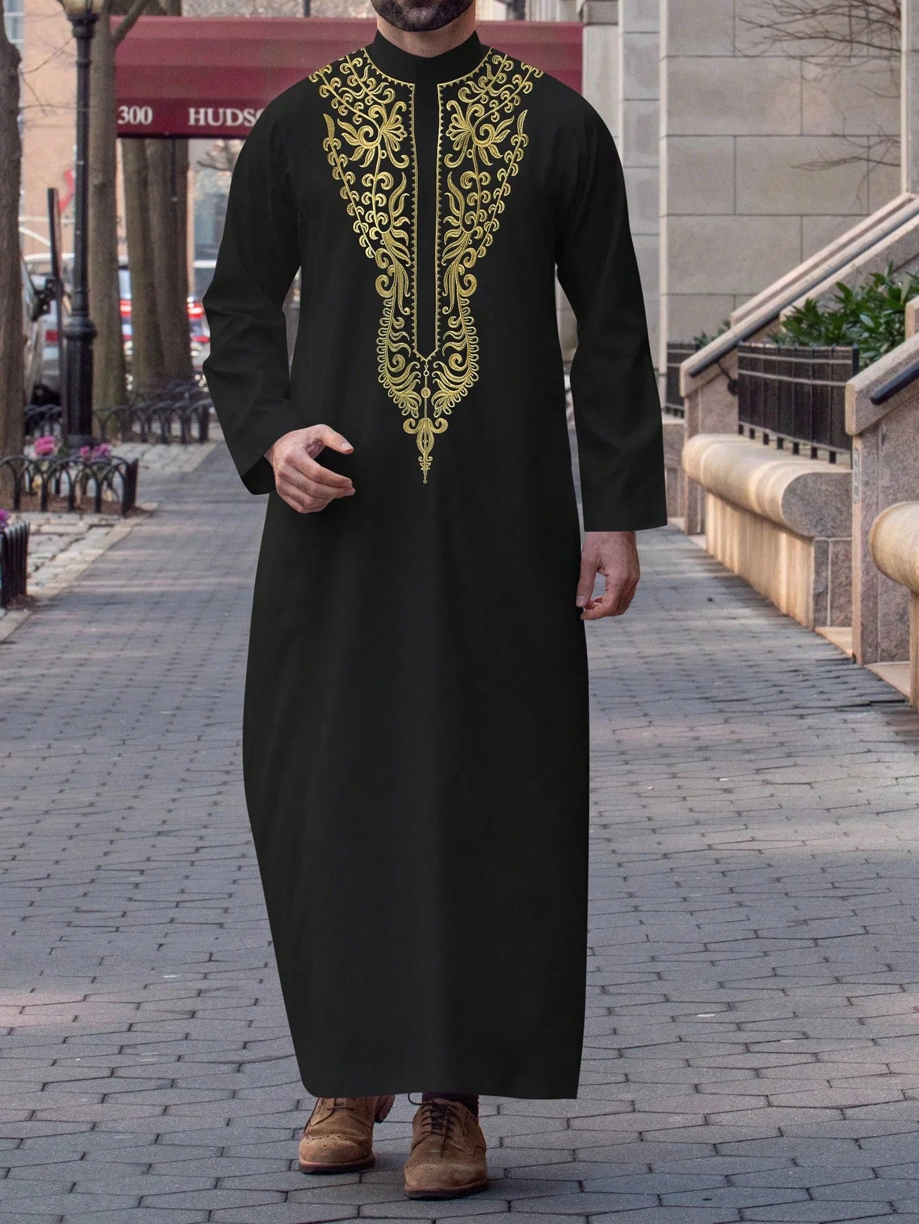 Luxury men's Muslim long sleeve Embroidered garment Embroidered new long sleeve Islamic robe for Muslims