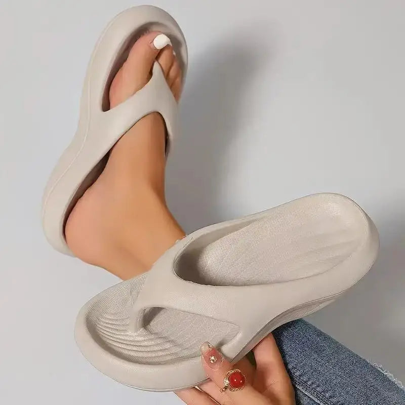 Fashionable Thick-soled Flip-flops for Women To Wear in Summer, Anti-slip, Anti-odor, and Soft-soled Flip-flops for The Beach
