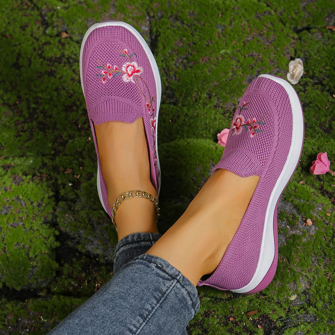 women's shoes casual sneaker women's summer shoes cloth shoes  Embroidery women retro ethnic style embroider Mom's shoes