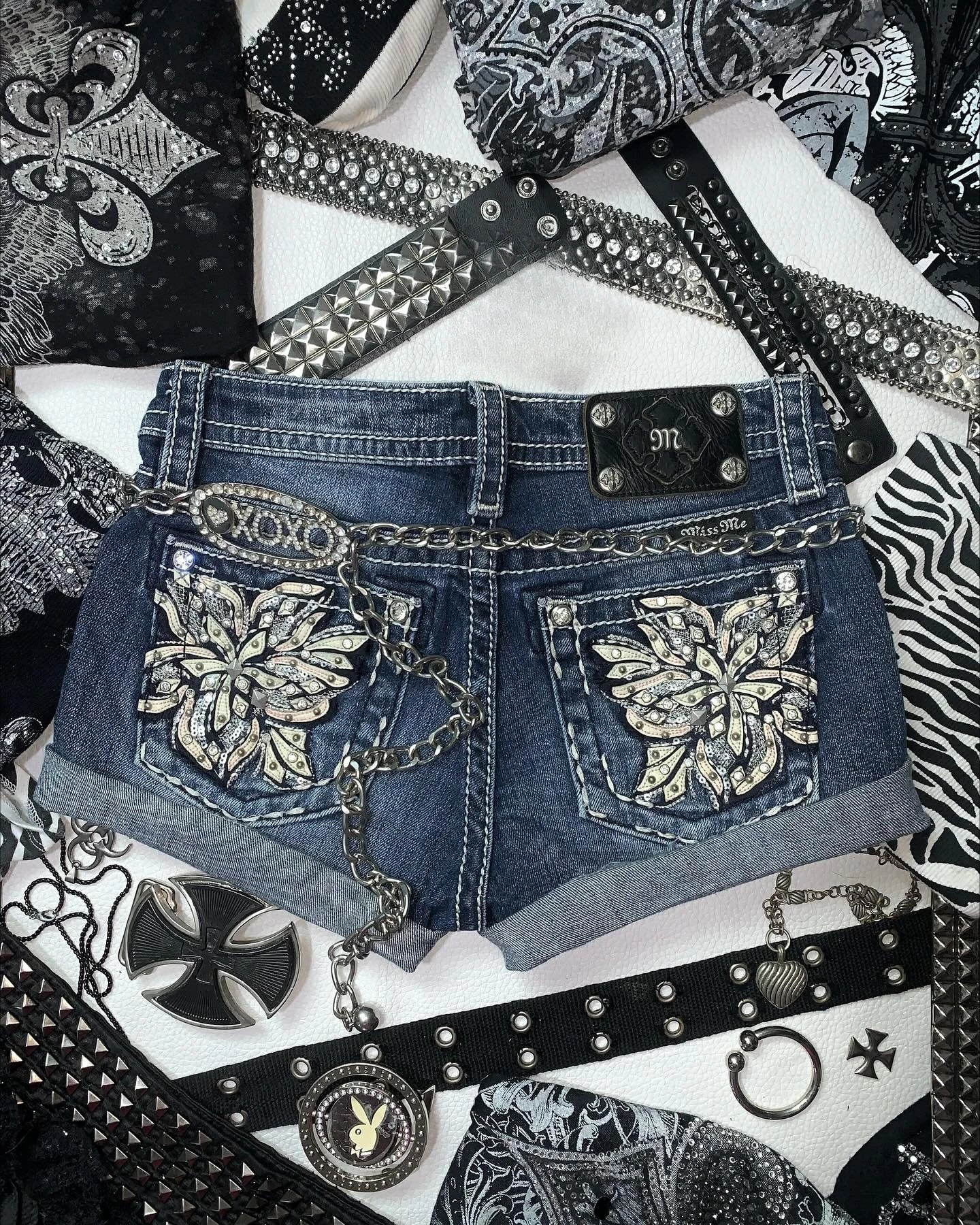 Goth Retro Flower Rhinestone Pattern Y2k Shorts Women High Waist Hip Elastic Jeans Shorts Sexy Girl Harajuku Street Biker Shorts