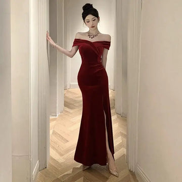 Battle Robe Velvet One Shoulder Dress Women's Autumn and Winter Style High End Hepburn Style Slimming Fishtail Skirt Medium Long