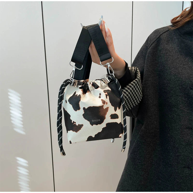 New Women's Mini Leopard Crossbody Bag Pu Leather Bucket Bag Drawstring Shoulder Bag Wide Strape Women's Bags Large Storage Bags