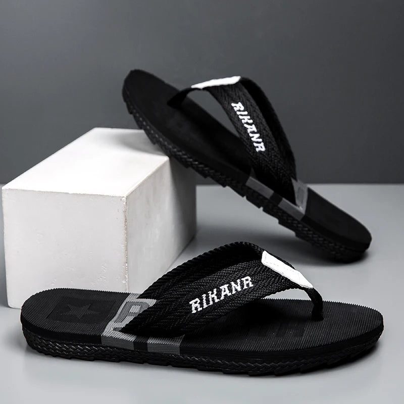 Men's summer flip-flops, beach sandals, 2025 new trendy, anti-slip and high-end flip-flops for men