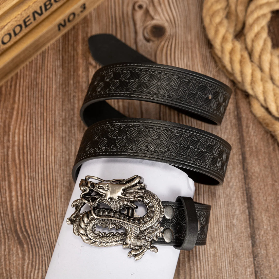 Silver three-dimensional dragon head whole dragon buckle simple trend window flower PU emb button belt
